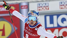 Marco Odermatt v cíli sjezdu v Courchevelu.