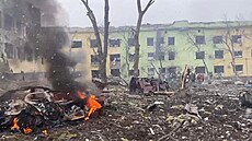 Zniené budovy v rozbombardovaném Mariupolu