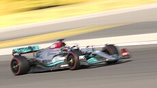 Lewis Hamilton z Mercedesu v kvalifikaci Velké ceny Bahrajnu.
