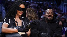 Kim Kardashianová a Kanye West na zápase Los Angeles Lakers s Washington Wizards