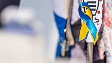 Ukrajinské symboly provázejí (nejen) �eský biatlonový tým ve Sv�tovém poháru.