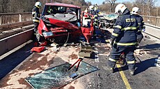 Nehoda tí aut u Mnichova Hradit. (12. bezna 2022)