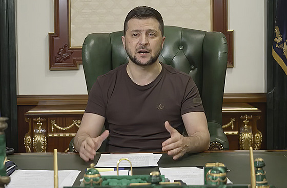 Volodymyr Zelenskyj na videu hovoí z Kyjeva k ukrajinskému lidu. (19. bezna...