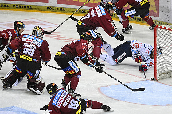 tvrtfinále play off hokejové extraligy, 5. zápas HC Sparta Praha - Bílí Tygi...