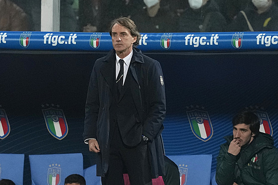 Trenér italských fotbalist Roberto Mancini bhem baráového utkání o...