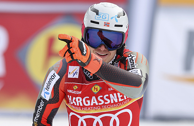 Vztekal se, štval ho. A teď jsou parťáci. Kristoffersenovi pomáhá i Hirscher