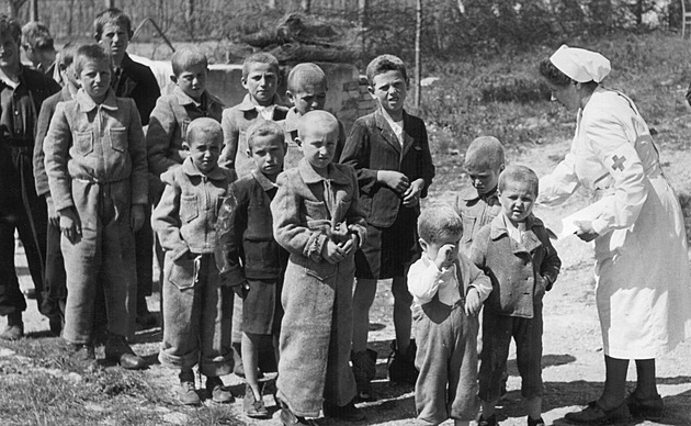 Uprchlické vlny na jihu Moravy: Židé živořili v táboře, z Řecka přijely děti