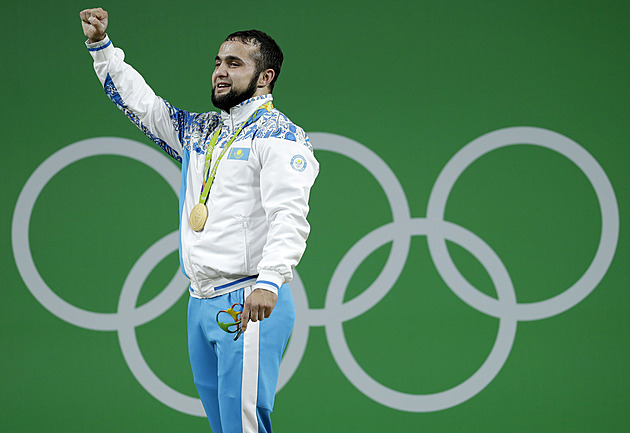 Vzpěrač Rahimov dostal osmiletý trest za doping, přišel i o olympijské zlato