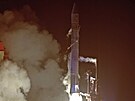 Start nosné rakety Atlas SLV-3C Centarur-D Star-37E se sondou Pioneer F...
