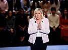 Kandidátka Národního sdruení Marine Le Penová se ped francouzskými...