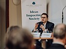 Ministr zahranií Jan Lipavský bhem debaty o budoucí roli NATO v praském...
