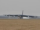 Druh americk bombardr B-52 pistv bhem jedinho dne v Monov (29.3.2022)
