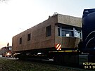 Mobilheimu p�ev�en�m na kamionu ulet�la ve �tvrtek na okraji Plzn� st�echa....