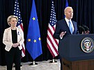 Pedsedkyn Evropské komise Ursula von der Leyenová a americký prezident Joe...