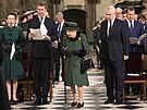 Královna Albta II. ve Westminsterském opatství na bohoslub za zesnulého...