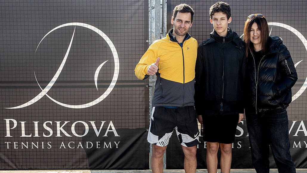 trnáctiletý ukrajinský tenista Robert Aparin Alaoui trénuje v Praze a bydlí...