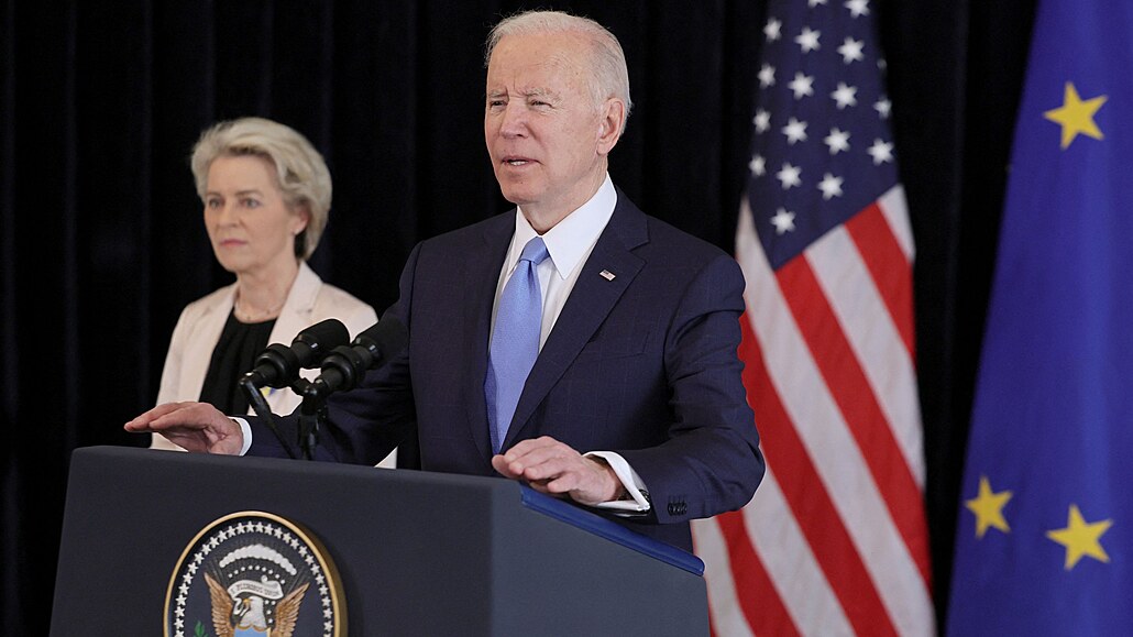 Americký prezident Joe Biden s pedsedkyní Evropské komise Ursulou von der...
