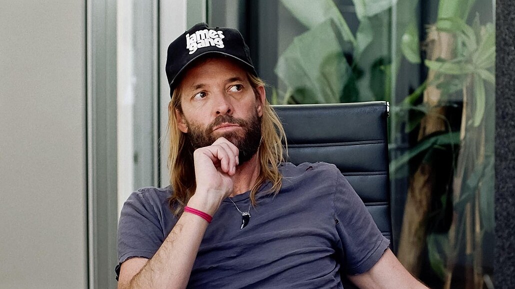 Zesnulý bubeník Foo Fighters Taylor Hawkins.