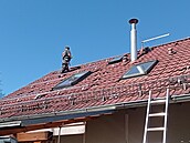 Montáž úchytů pro fotovoltaické panely