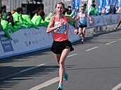 Česká běžkyně Moira Stewartová na trati půlmaratonu v Istanbulu, na němž...