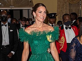 Vévodkyně z Cambridge Kate Middleton se v březnu 2022 spolu s manželem...