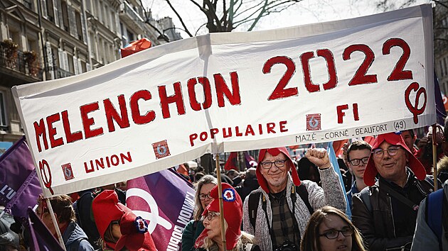 Pedvolebn mtink krajn levicovho prezidentskho kandidta Jeana-Luca Mlenchona v Pai (20. bezna 2022)