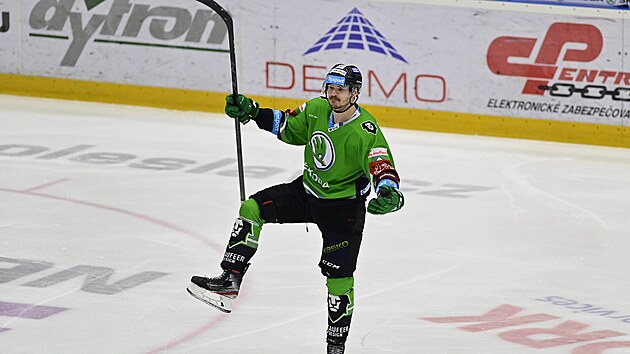 Milo� Kelemen se raduje z prvn� branky z�pasu.