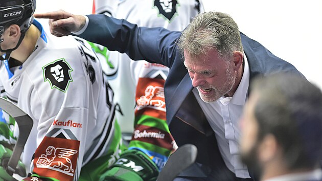 Mladoboleslavsk kou Radim Rulk udluje pokyny svm svencm.