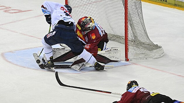 J�lius Hud��ek zasahuje proti Liberci.