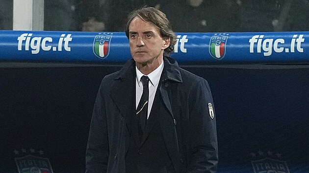 Trenr italskch fotbalist Roberto Mancini bhem barovho utkn o...