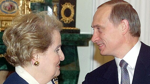 Nkdej americk ministryn zahrani Madeleine Albrightov na jednn s ruskm prezidentem Vladimirem Putinem (2. nora 2000)