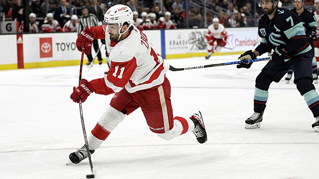 Filip Zadina z Detroitu pl v utkn proti Seattle Kraken.