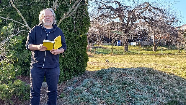 Mikrosv�ty: O romsk�m jazyce s Viktorem El��kem