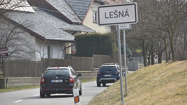 Za�aly p��pravn� pr�ce na stavb� Pala�ovsk� spojky, kter� p�ivede �idi�e z Le�n� u Vala�sk�ho Mezi���� p��mo na d�lnici D48 a potom D1 (b�ezen 2022).