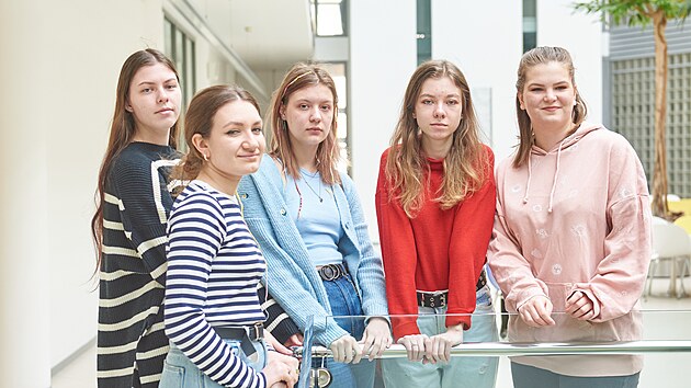 Studentky z univerzity ve Lvov nyn pokrauj ve studiu na zlnsk univerzit T. Bati. Na snmku zleva Elena, Alina, Anastasiia, Mariia a Kristina