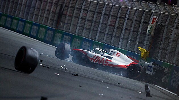 Vz Haas Micka Schumachera krtce po nehod ve Velk cen Sadsk Arbie F1.