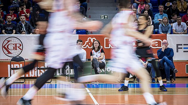 Barbora Krejkov na zpase basketbalov ligy Brno - Nymburk