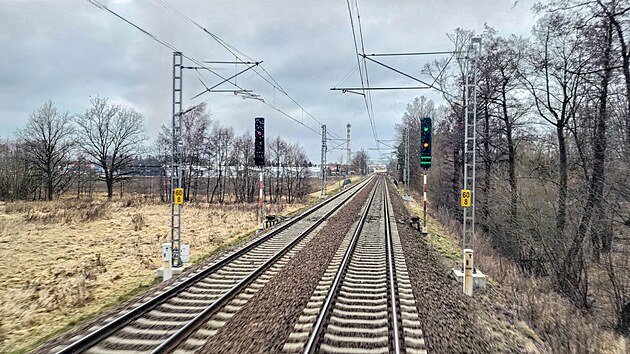 Na velké části tratě mezi Prahou a Českými Budějovicemi mohou vlaky jezdit rychlostí až 160 km/h.