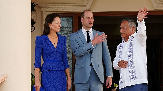 Vvodkyn Kate, britsk princ William a premir Belize Johnny Briceno (Belize City, 19. bezna 2022)