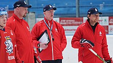 Dominik Pavlát (vlevo) a Aleš Stezka na tréninku české hokejové reprezentace.