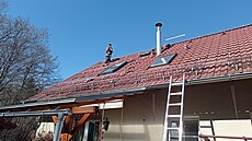 Montáž úchytů pro fotovoltaické panely