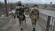 Ukrajintí vojáci v Irpini (13. bezna 2022)