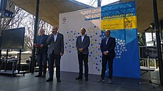 Pra�ská zoo zahajuje 91. sezonu, z pódia promluvil její �editel Miroslav Bobek...