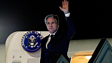 Antony Blinken p�i p�íletu do m�sta Tel Aviv (27. b�ezna 2022).