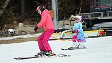 Stylové rozloučení s lyžařskou sezonou proběhlo v neděli ve skiareálu Čeřínek...