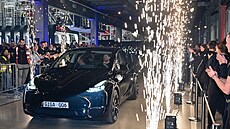 Americká spolenost Tesla v úterý 22. bezna oficiáln otevela svj nový závod...