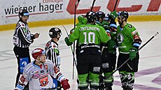 Hráči Mladé Boleslavi se radují z první vstřelené branky.