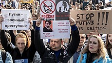 V centru Prahy protestovaly zhruba tři tisíce Rusů žijících v ČR proti Putinově... | na serveru Lidovky.cz | aktuální zprávy