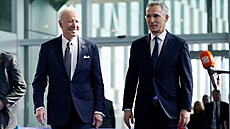 V Bruselu se konají summity NATO a EU. Na snímku jsou americký prezident Joe...