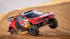 Se závodním speciálem BRX Hunter T1+ dojel Sébastien Loeb na letoní Dakarské...